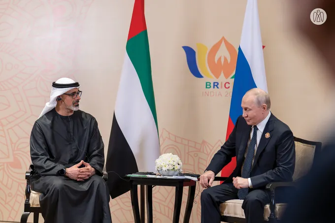 Crown Prince of Abu Dhabi discusses bilateral cooperation with Russian President on sidelines of BRICS Summit