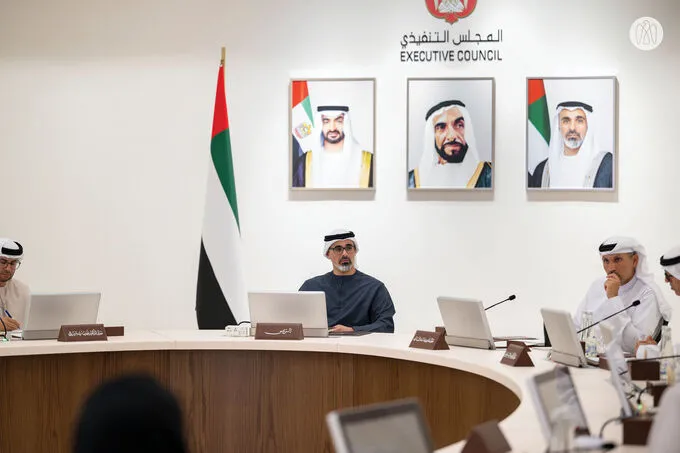 اعتمد "برنامج دعم نمو الأسرة الإماراتية" خالد بن محمد بن زايد يترأس اجتماع المجلس التنفيذي لإمارة أبوظبي