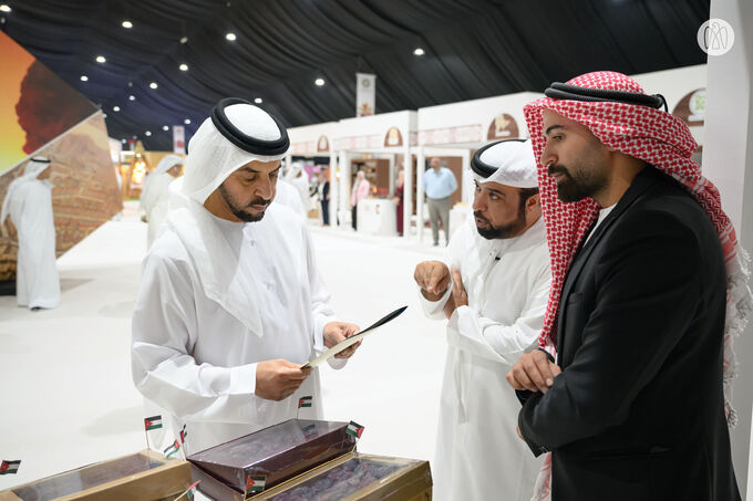 Hamdan bin Zayed visits 2nd Liwa Date Festival and Auction