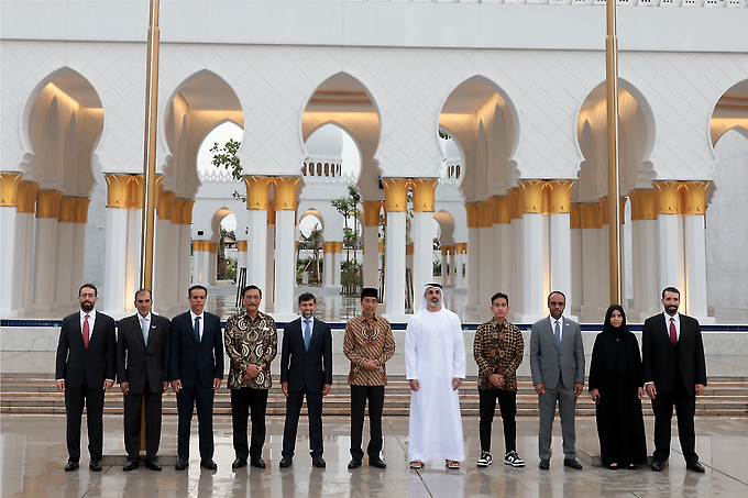Khaled bin Mohamed bin Zayed visits Sheikh Zayed Grand Mosque in Surakarta (Solo), Indonesia, accompanied by His Excellency Joko Widodo, President of the Republic of Indonesia