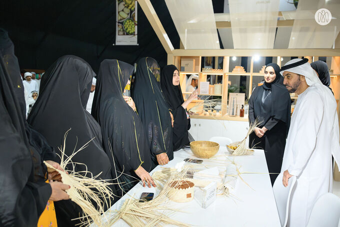 Hamdan bin Zayed visits Liwa Date Festival and reviews latest technologies in palm tree cultivation