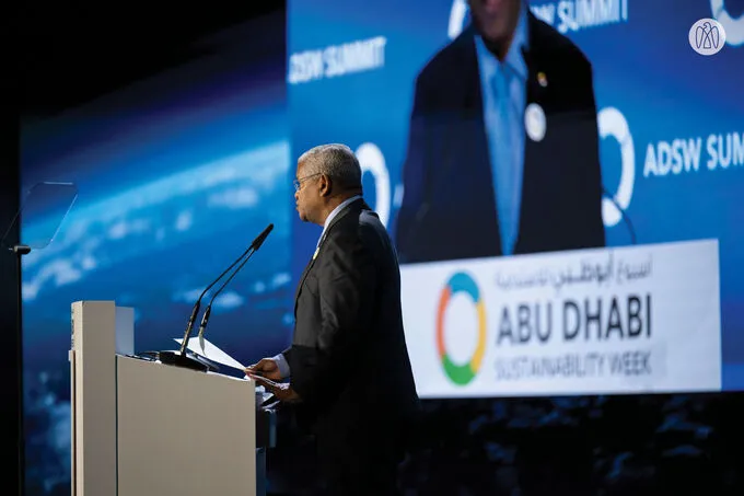 Khaled bin Mohamed bin Zayed attends dialogue sessions of heads of state and government as part of second day of ADSW Summit 2025