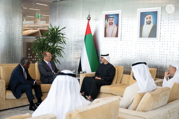 Khaled bin Mohamed bin Zayed receives CEO of BlackRock