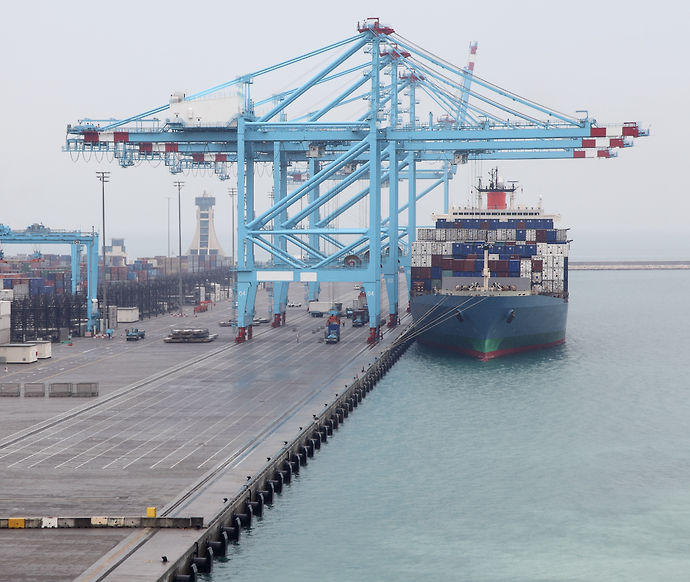 مجموعة موانئ أبوظبي تعلن عن توسعة إضافية لميناء خليفة تشمل إنشاء أحواض جافة