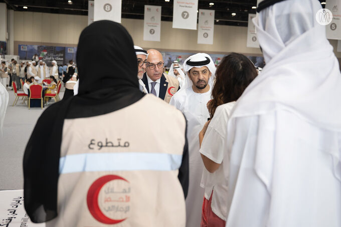 Hamdan bin Zayed participates in UAE stands with Lebanon humanitarian campaign efforts in Abu Dhabi