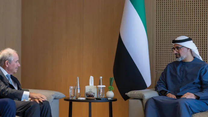 خالد بن محمد بن زايد يلتقي الرئيس التنفيذي لمجموعة «بلاكستون» للاستشارات المالية