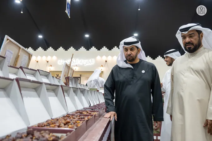 Hamdan bin Zayed visits 5th Al Dhafra Dates Festival in Madinat Zayed