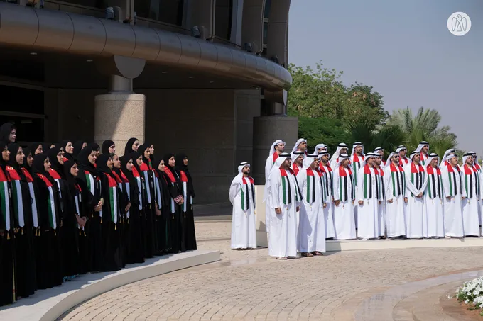 Mohammed bin Hamdan bin Zayed raises UAE flag at Ruler’s Representative Court in Al Ain Region to mark Flag Day