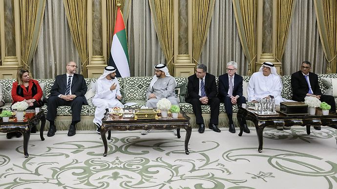 Hamdan bin Zayed receives delegation from Abu Dhabi University