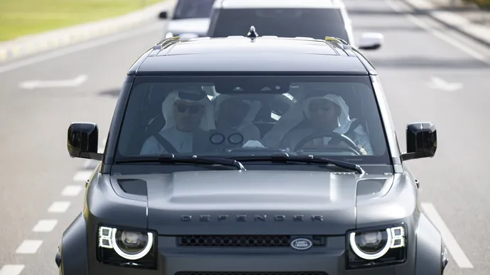 هزاع بن زايد  يطَّلع على عدد من المشاريع التطويرية في منطقة العين