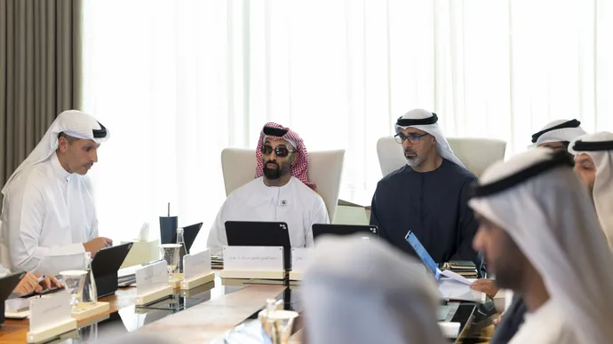 بحضور خالد بن محمد بن زايد.. طحنون بن زايد يترأس اجتماع مجلس الذكاء الاصطناعي والتكنولوجيا المتقدمة