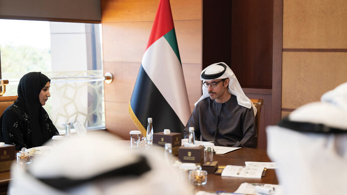 Hazza bin Zayed receives delegation from Environment Agency - Abu Dhabi