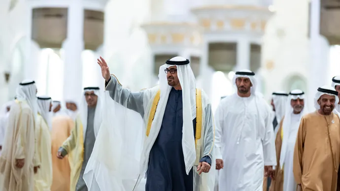 رئيس الدولة يؤدي صلاة عيد الأضحى في جامع الشيخ زايد في أبوظبي