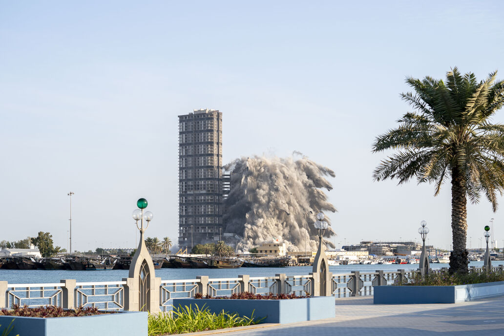 Demolition of Mina Plaza towers 5