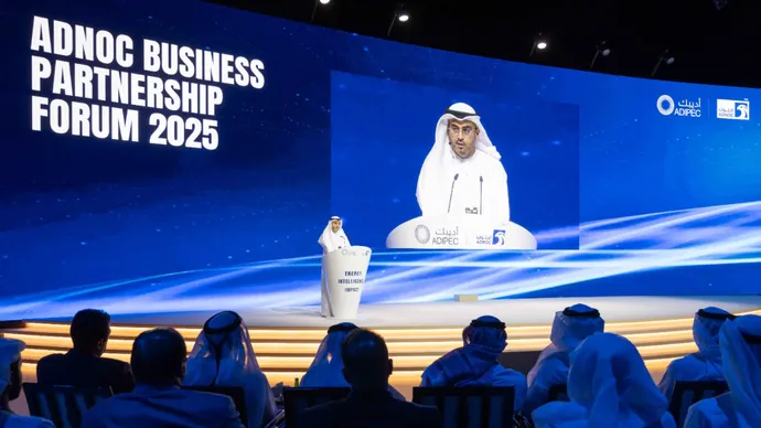 &quot;أدنوك&quot; تُرسي عقوداً بقيمة 54 مليار درهم على موردين في الإمارات من مختلف قطاعات الصناعة والطاقة خلال النصف الثاني من عام 2025