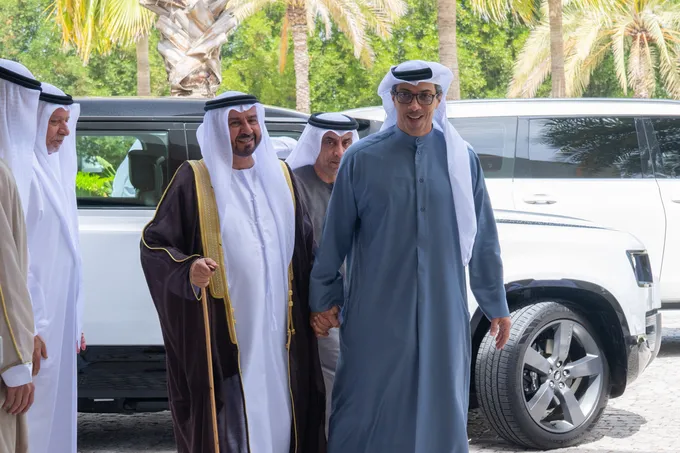 Mansour bin Zayed attends wedding reception