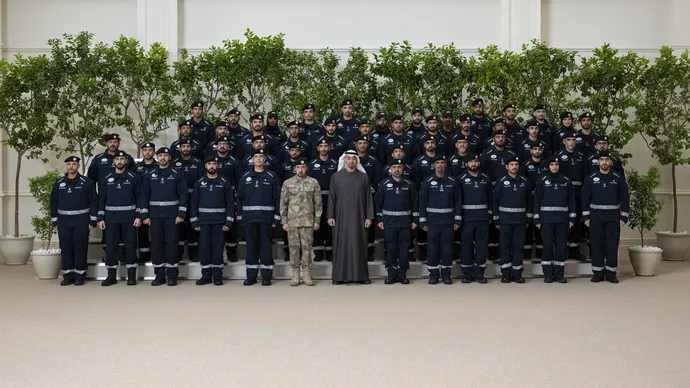 رئيس الدولة يستقبل فريق الإمارات للبحث والإنقاذ ويشيد بجهودهم الإنسانية العالمية