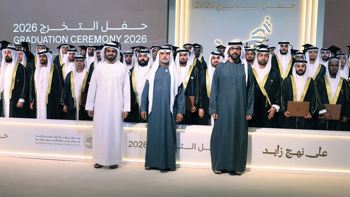 نهيان بن مبارك يشهد حفل تخريج دفعة 2026 لجامعة محمد بن زايد للعلوم الإنسانية