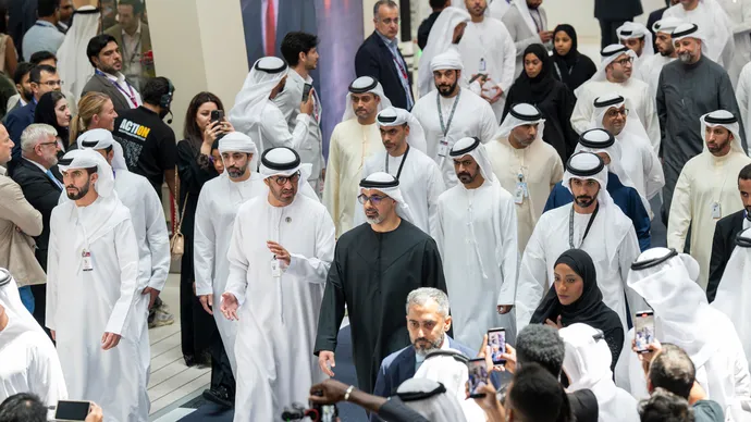 خالد بن محمد بن زايد يشهد جانباً من فعاليات الدورة الخامسة من "اصنع في الإمارات"