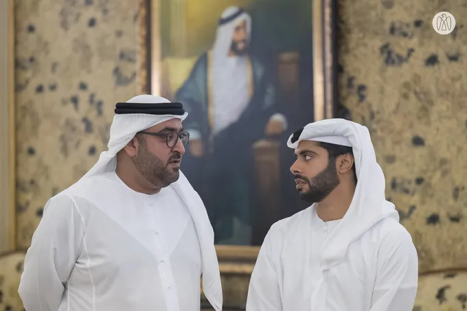 Hamdan bin Zayed receives delegation from Abu Dhabi Heritage Authority and reviews projects, programmes, and plans