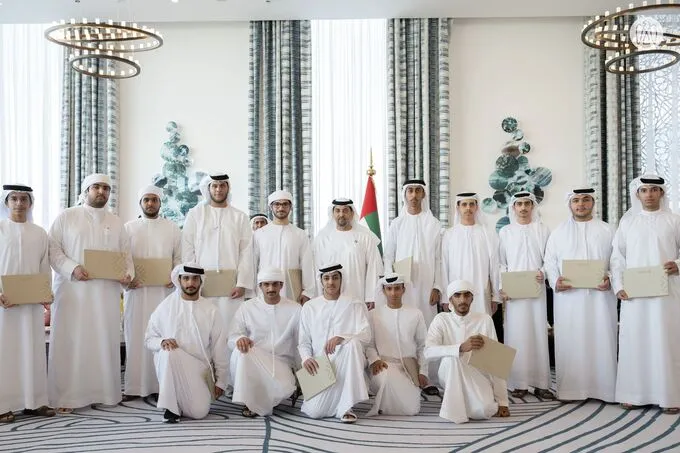 Hamdan bin Zayed receives top-performing 12th grade students in Al Dhafra Region