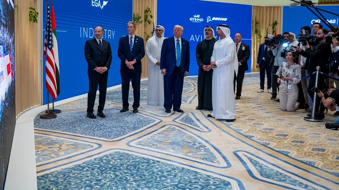 ولي عهد أبوظبي والرئيس الأمريكي يشهدان حوار الأعمال الإماراتي الأمريكي