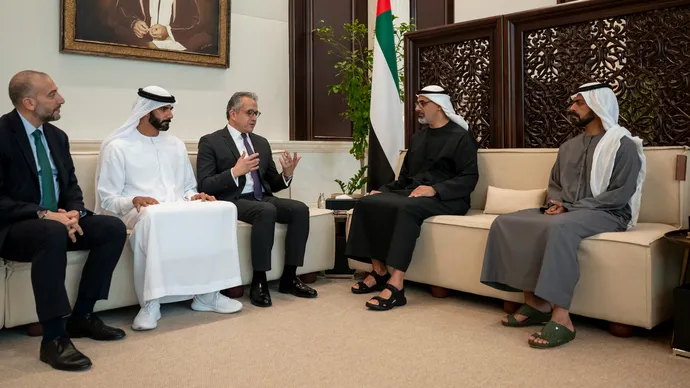 خالد بن محمد بن زايد يستقبل مدير عام منظمة الأمم المتحدة للتربية والعلم والثقافة "اليونسكو"