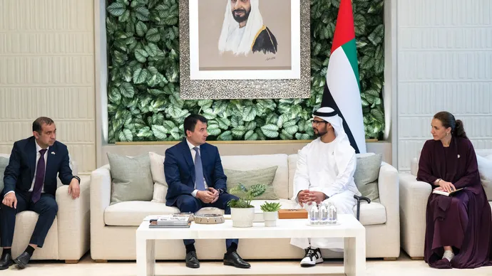 Zayed bin Hamdan bin Zayed discusses enhancing economic and investment cooperation with Uzbekistan’s Deputy Prime Minister