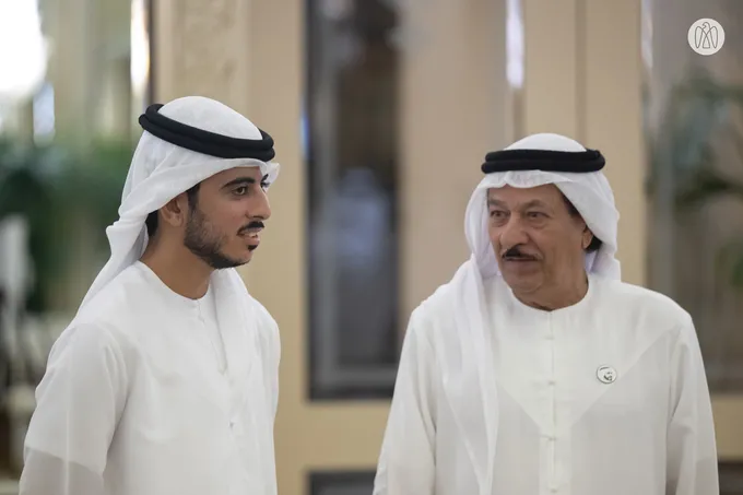 Hamdan bin Zayed receives delegation from Abu Dhabi Heritage Authority and reviews projects, programmes, and plans