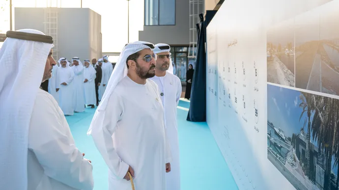 حمدان بن زايد يفتتح ميناء الظنة كأول ميناء مجتمعي متكامل يعمل بالطاقة الشمسية في أبوظبي