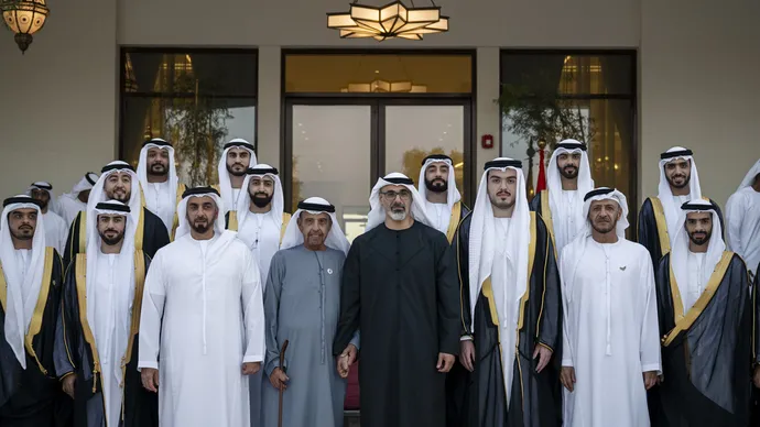 خالد بن محمد بن زايد وسيف بن زايد يشهدان العرس الجماعي لقبيلة الهواشم