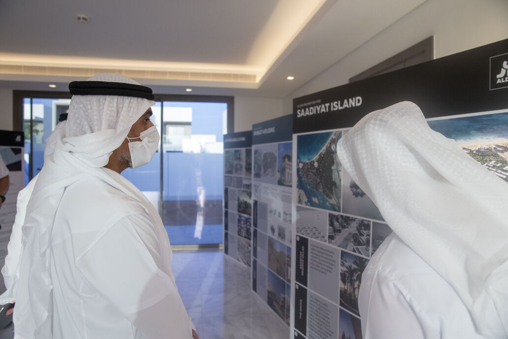 Khaled bin Mohamed bin Zayed visits Aldar 2