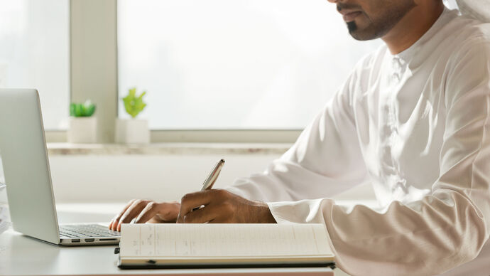 مبادرة جسور النشر في عام الخمسين تطلق 50 منحة للناشرين الإماراتيين خلال معرض العين للكتاب