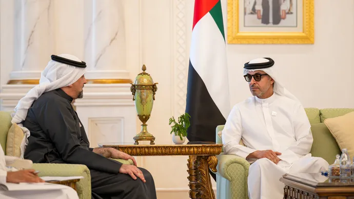 هزاع بن زايد يستقبل وفداً من دائرة التمكين الحكومي – أبوظبي للاطلاع على إنجازات ومستجدات "مركز مواهب" في منطقة العين