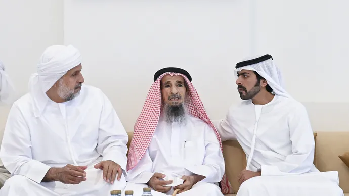Khalifa bin Tahnoon bin Mohammed offers condolences on the passing of Mohammed Ali Afsan Al Mansouri’s mother