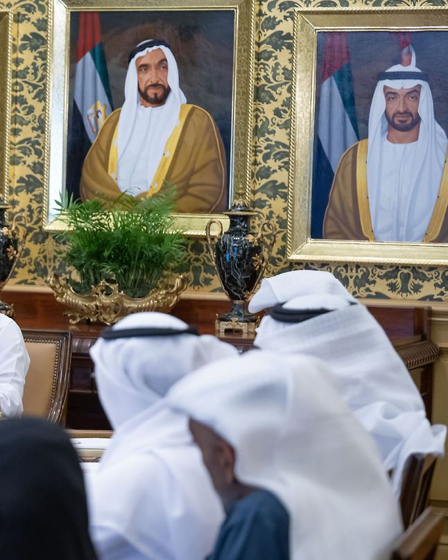 Hamdan Bin Zayed grants 20 scholarships at Abu Dhabi University