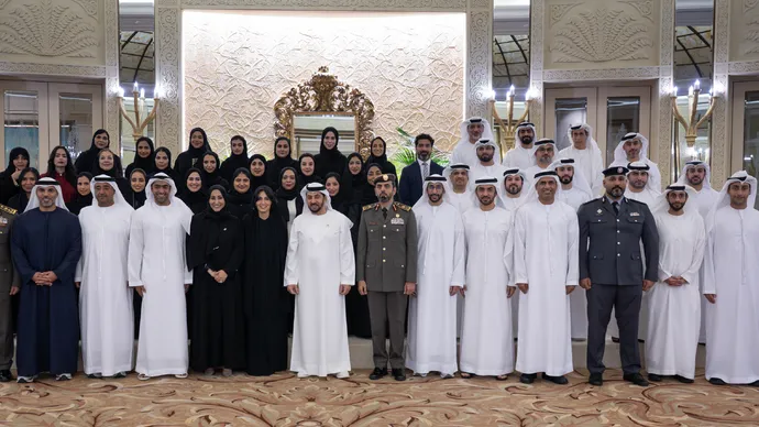 حمدان بن زايد يستقبل الفريق المنظم للمؤتمر العالمي للحفاظ على الطبيعة 2025