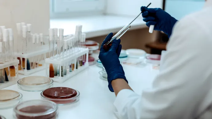 بالتعاون مع دائرة الصحة – أبوظبي..  M42 تصدر دراسة تظهر دور علم الجينوم في تعزيز الكشف المبكر والوقاية من أمراض العيون الوراثية