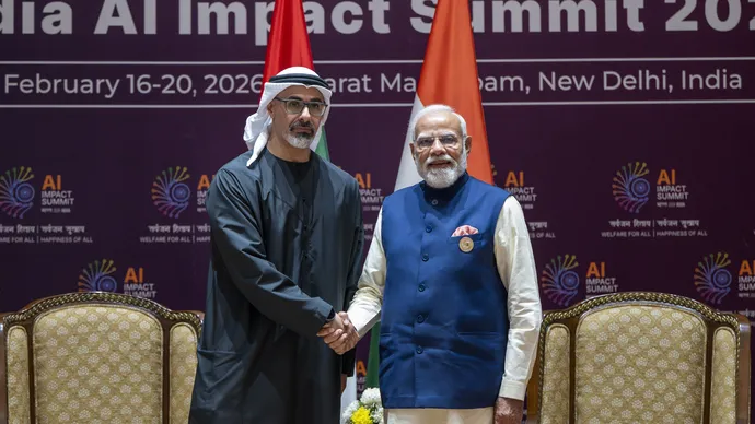 ولي عهد أبوظبي يلتقي رئيس وزراء جمهورية الهند على هامش قمة تأثير الذكاء الاصطناعي