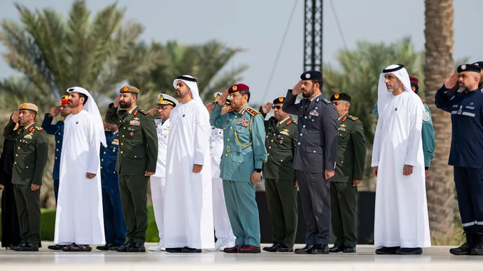 ذياب بن محمد بن زايد يشارك في وقفة الدعاء الصامت في واحة الكرامة