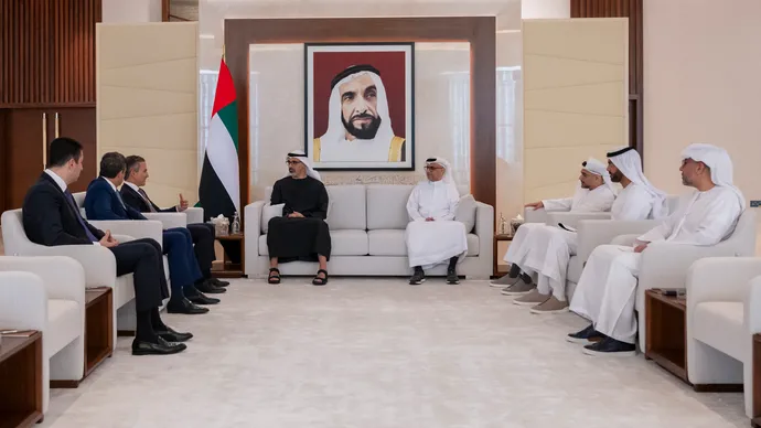 خالد بن محمد بن زايد يلتقي الرئيس التنفيذي لمؤسسة "نوبنك" للخدمات المالية والمصرفية الرقمية