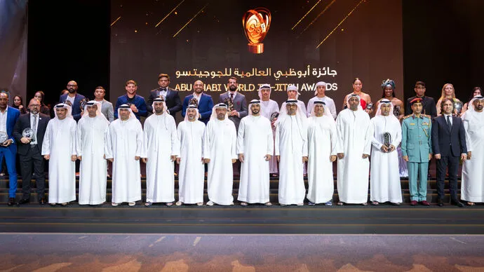 زايد بن محمد بن زايد يتوِّج الفائزين بجائزة أبوظبي العالمية للجوجيتسو 2024