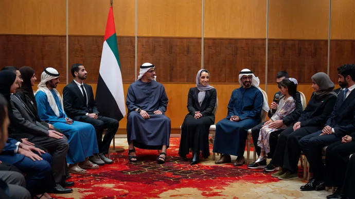 على هامش زيارته الرسمية إلى كندا.. ولي عهد أبوظبي يلتقي عدداً من الطلبة الإماراتيين المبتعثين