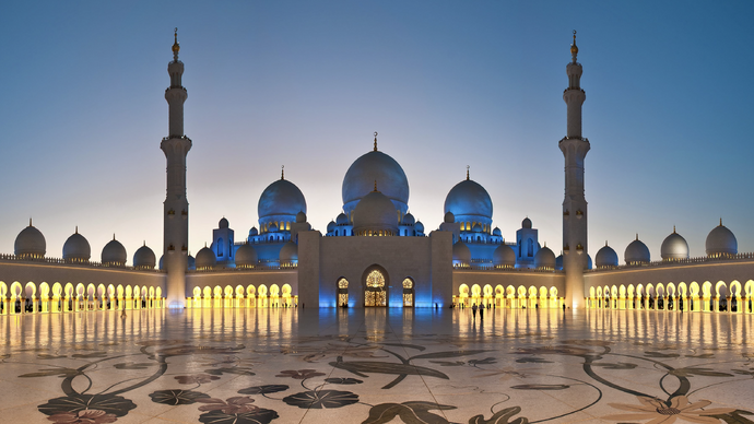 جامع الشيخ زايد الكبير: وجهة رئيسية للزوّار خلال شهر رمضان وعيد الفطر 2025 