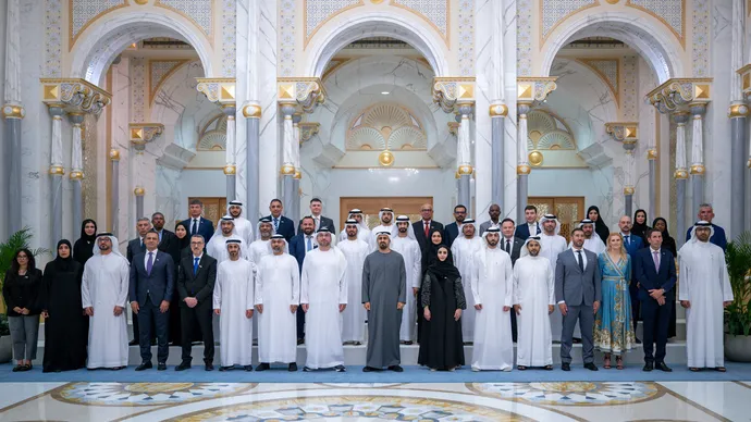 Theyab bin Mohamed bin Zayed meets with Etihad Rail employees and reviews company’s latest projects and future plans