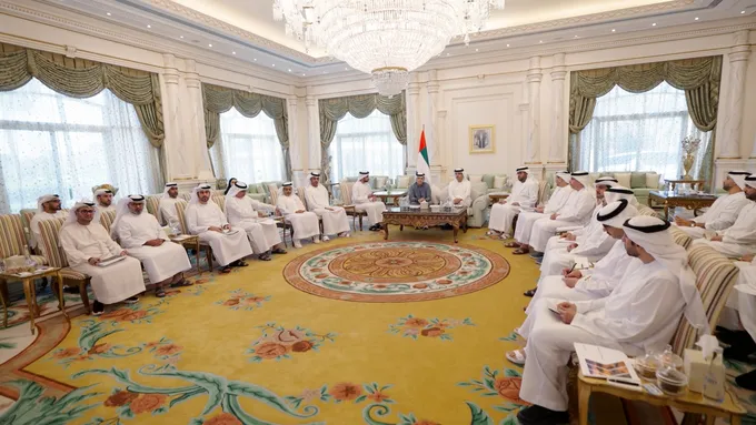 Hazza bin Zayed receives delegation from Department of Municipalities and Transport to review key development projects in Al Ain Region