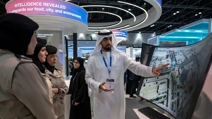 مبادرات ومشاريع مبتكرة يستعرضها جناح حكومة أبوظبي خلال اليوم الثالث من معرض «جيتكس العالمي للتقنية 2025»