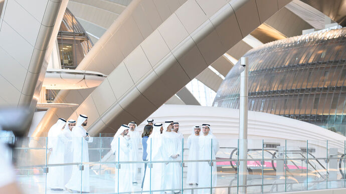 خالد بن محمد بن زايد يزور مبنى المطار الجديد «مبنى المسافرين A» لتفقُّد جاهزيته قبل بدء عملياته التشغيلية في نوفمبر