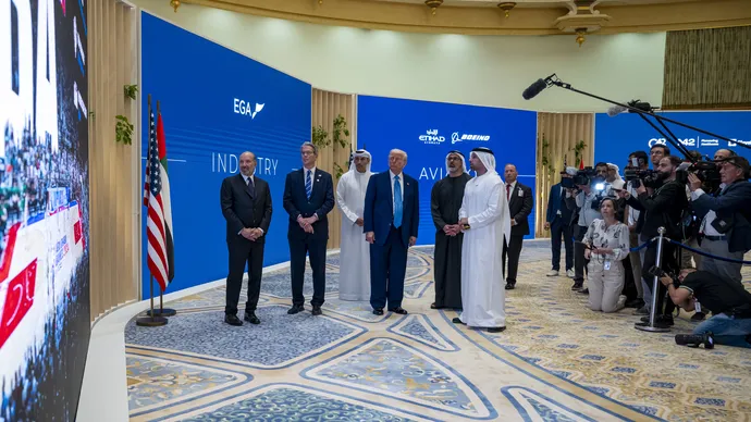 ولي عهد أبوظبي والرئيس الأمريكي يشهدان حوار الأعمال الإماراتي الأمريكي
