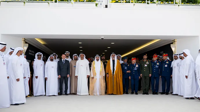 خالد بن محمد بن زايد وحمدان بن محمد بن راشد يستقبلان الوفود المشاركة في معرض دبي للطيران 2025